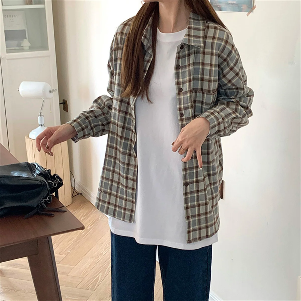 

2025 Hot Autumn Long Sleeve T-Shirt Basic Tee Shirt Oversize Elegant Leisure Women Casual O-neck Tshirt Black White Streetwear