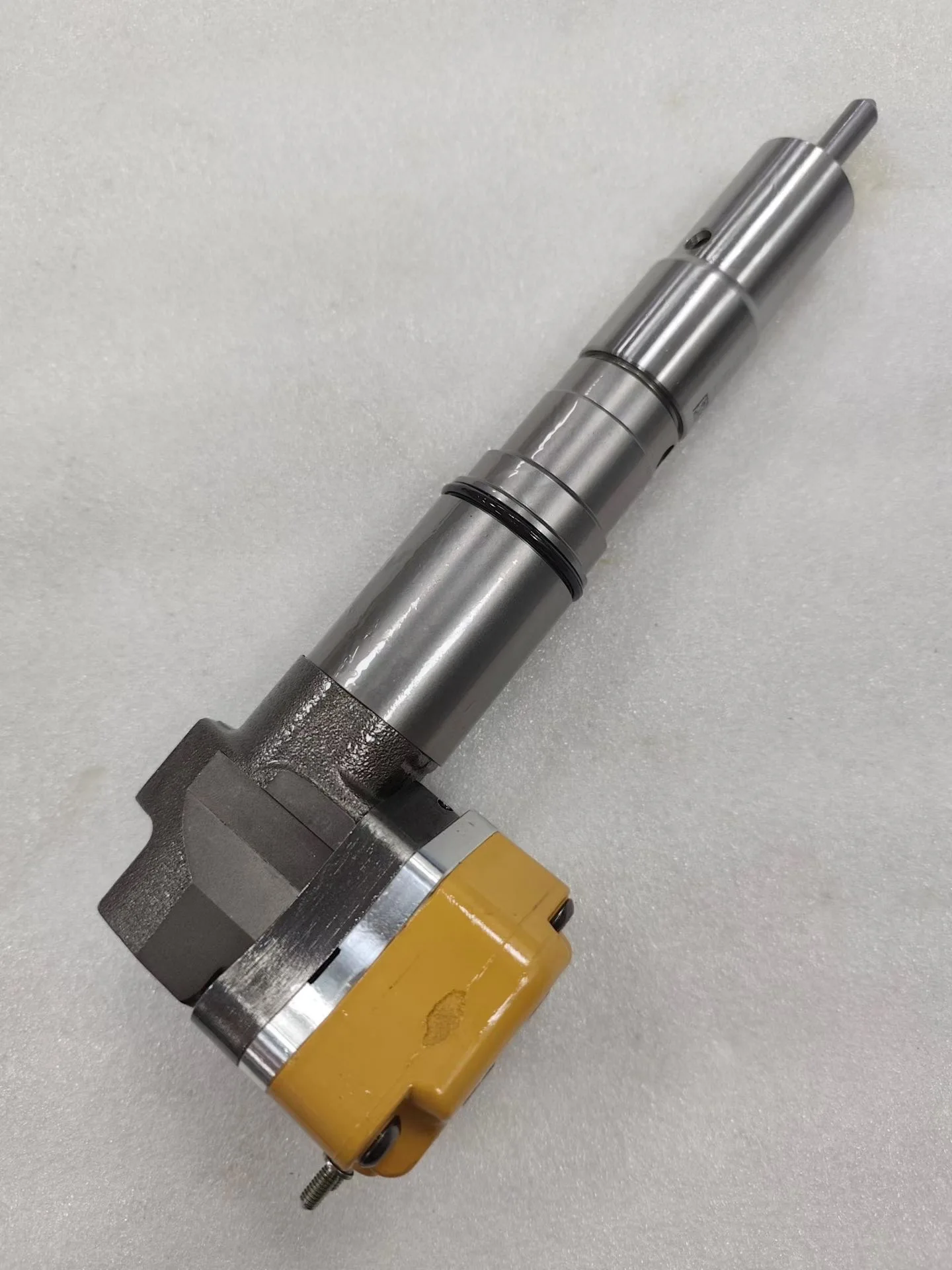 

Система Common Rail Надежная форсунка дизельного топлива 2321175 232-1175 Инжектор GP для двигателя Caterpillar 3408 3412