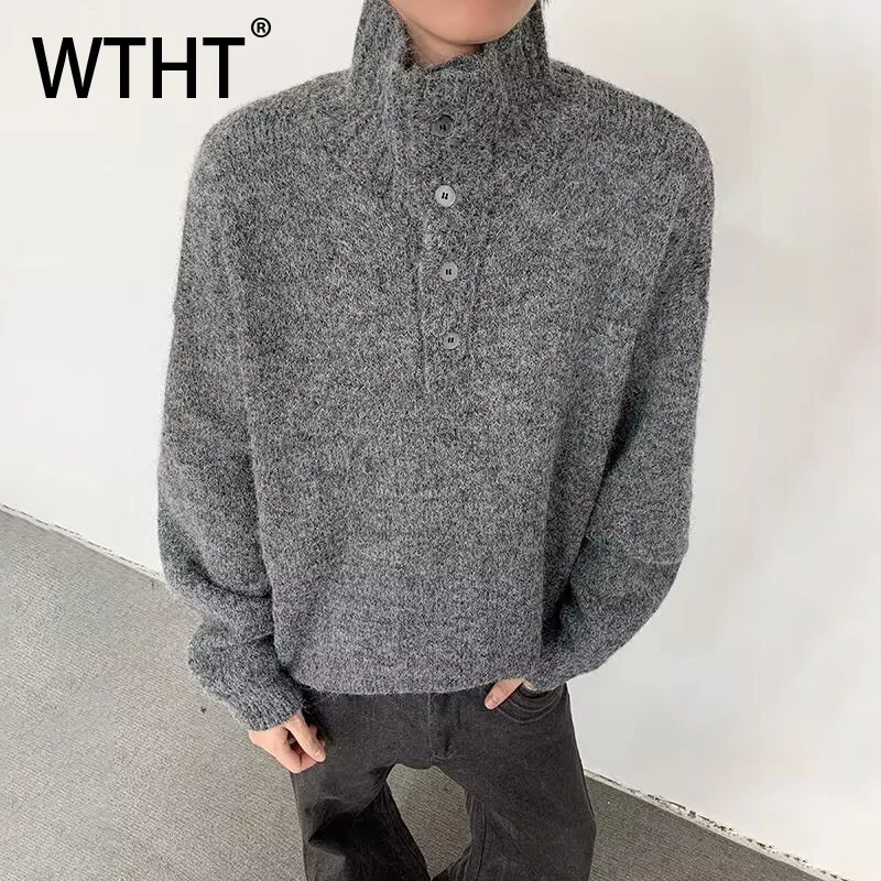

WTHT Fashion Men‘s Solid Color Texture Button Loose Sweater Trendy Long Sleeves Stand Collar Pullover Male 2025 Autumn 2A2413