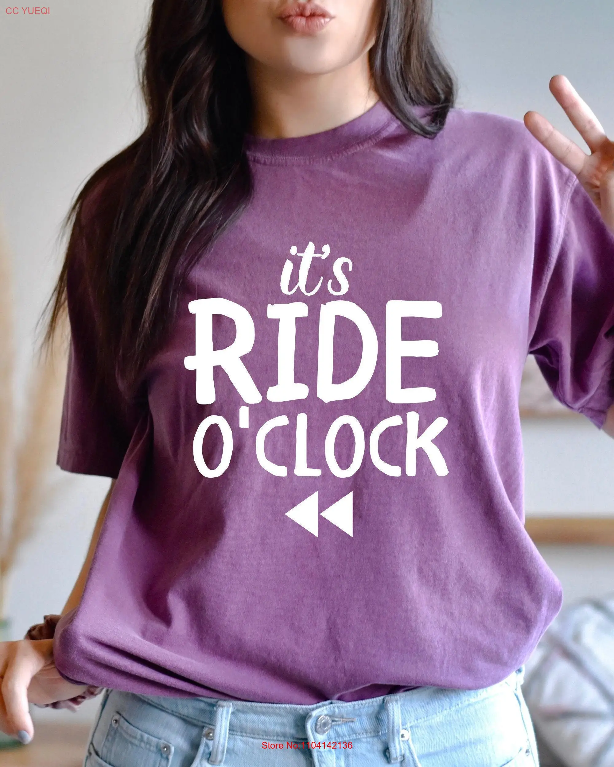 Camiseta de colores cómodos It's Ride O'Clock, divertida camiseta de viaje, vino, cerveza, vacaciones, viaje por carretera, manga larga o corta