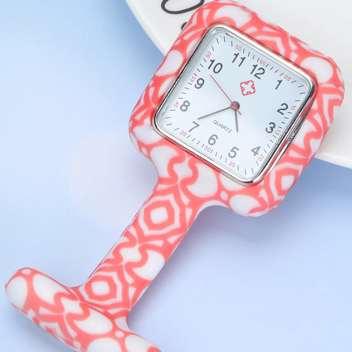 Montre d'infirmière en Silicone, montre de poche carrée médicale Portable pour médecins et infirmières, numéro clair, heure précise, cadeau aléatoire