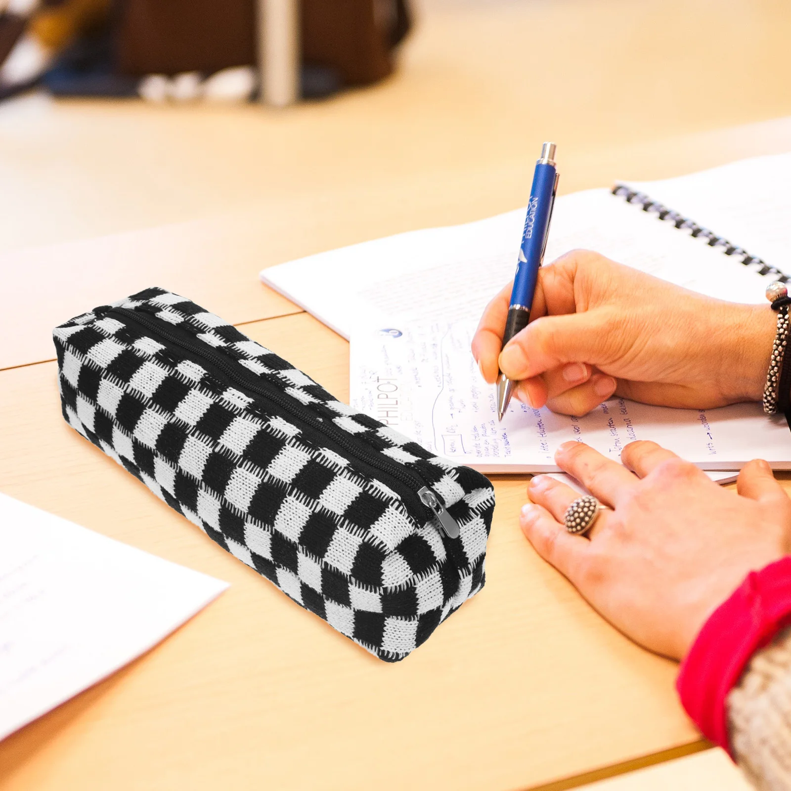 

Multi-Function Checkerboard Pencil Pouch Small Size Handheld Organizer Bag for Students Outdoor Sketching Large Capacity Storage