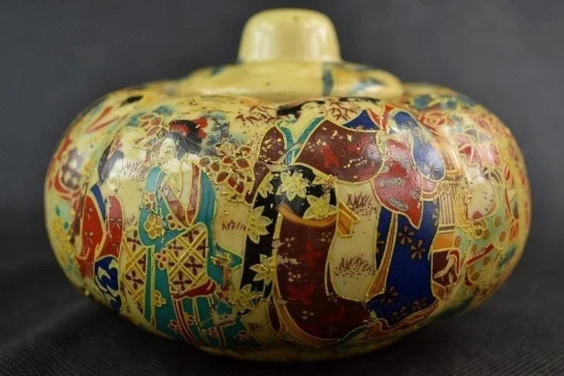 Exquisite Chinese Old Handwork Jingdezhen Porcelain Dowager Pumpkin-shape Storage Pot / Jar