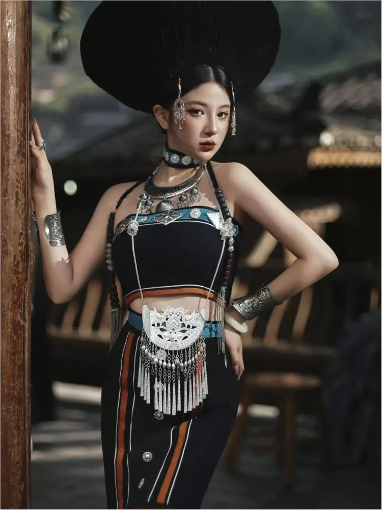 Fotografia pokazów mody w tradycyjnych damskich strojach festiwalowych