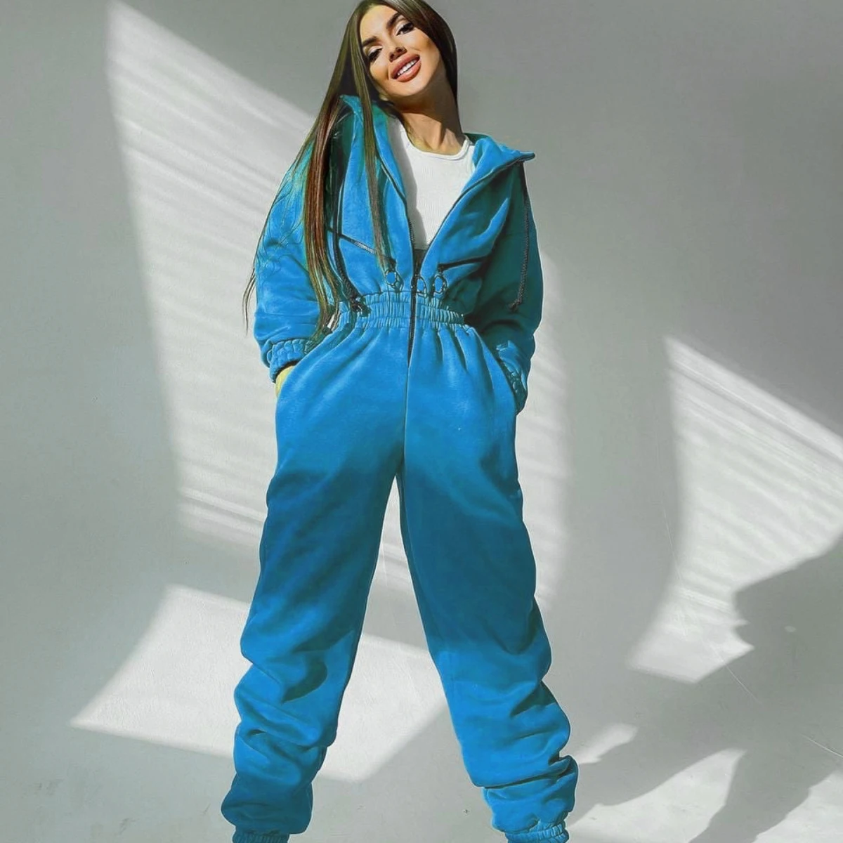 Herbstliche Einteiler-Sets: Sweatshirt-Kapuzen-Jumpsuit für Damen, lässige Sportsets, Winter-Reißverschluss-Set mit gerader Hose. – Detail 6