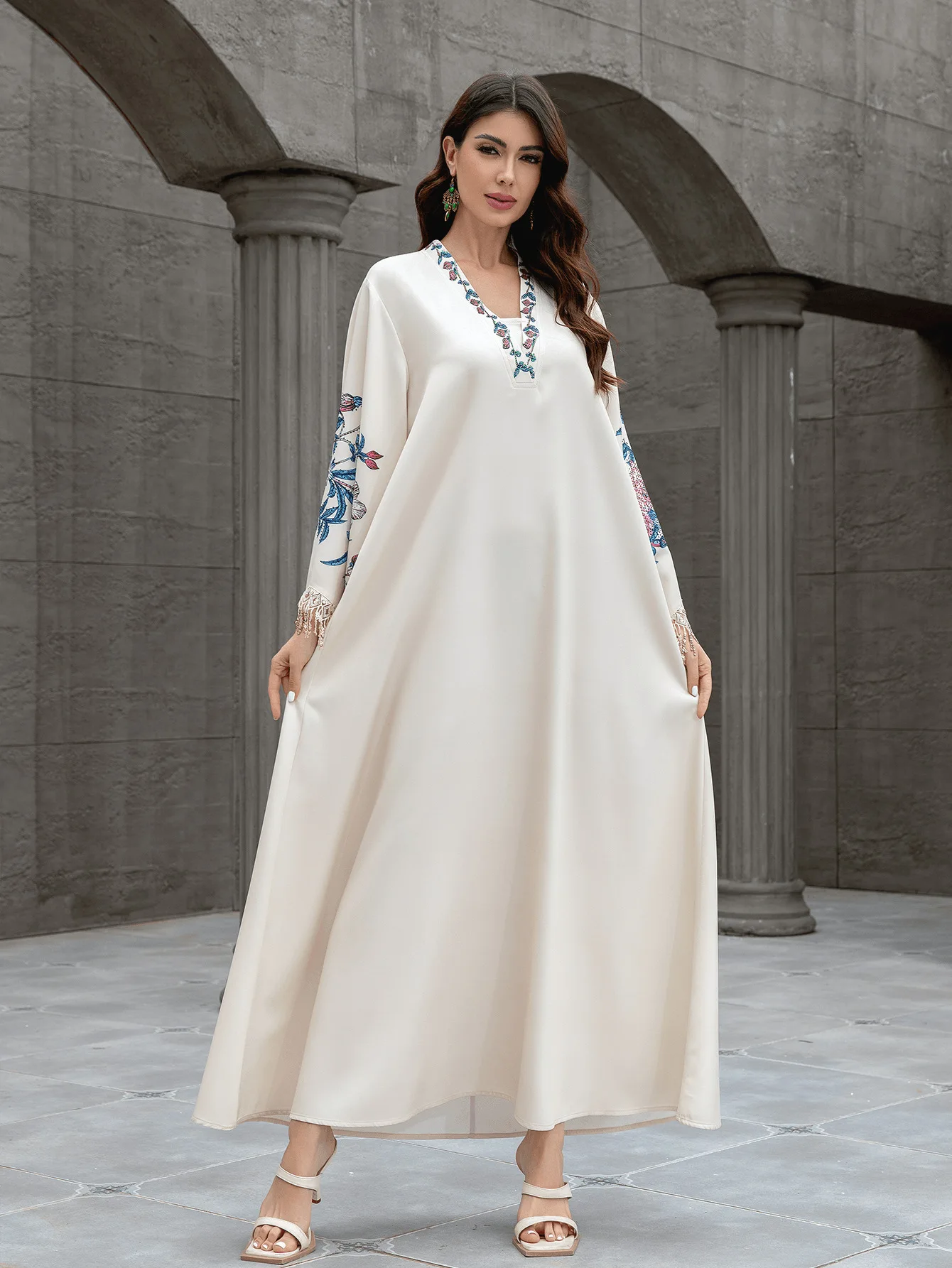 Dresses Women Eid Muslim Party Abaya Jalabiya Embroidery Tassel Islam Vestidos Saudi Arab Long Robe Ramadan Morocco Dubai Kaftan