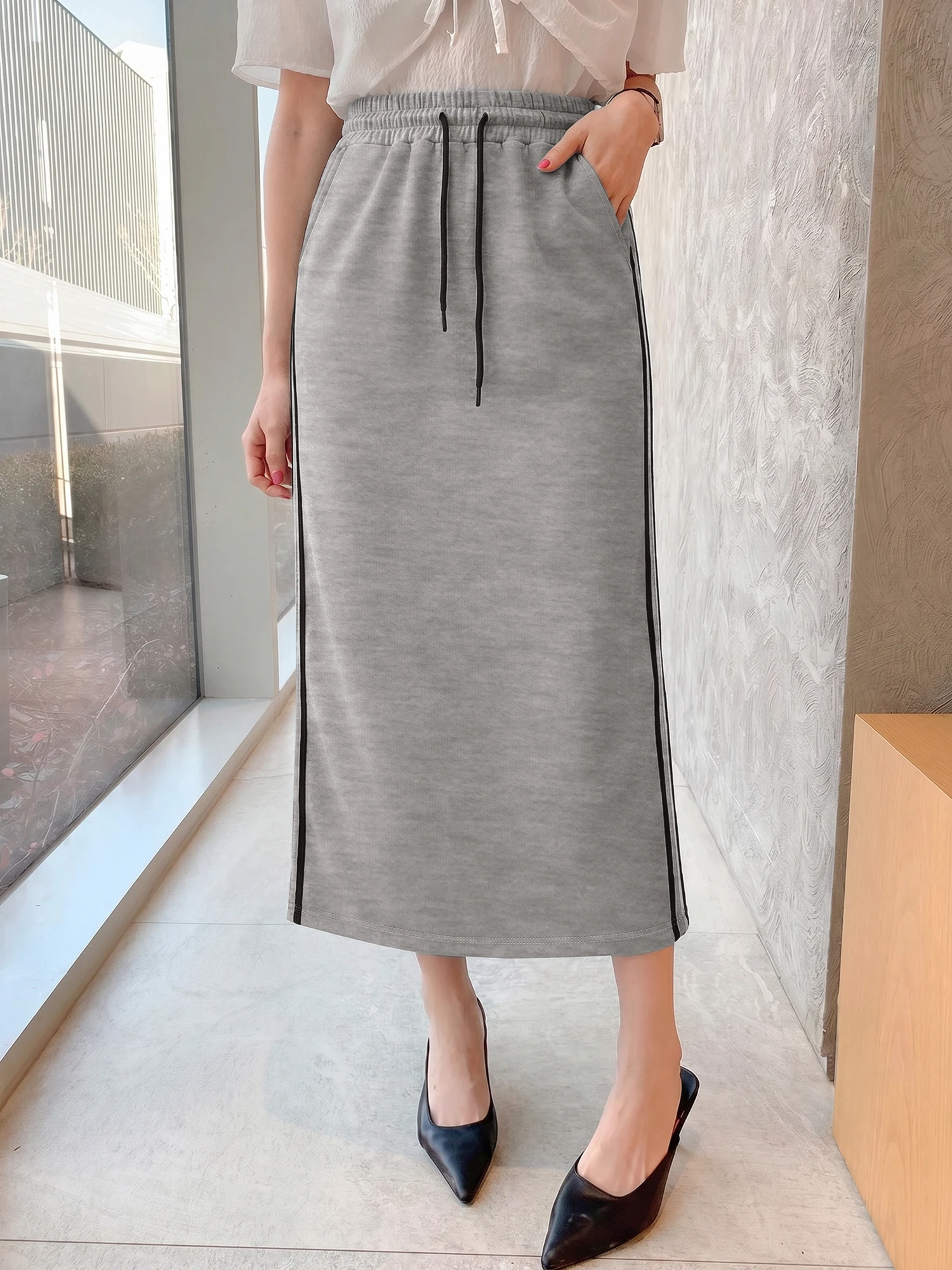 Casual Smart Sweat Fabric Midi Skirt, Side Slit Striped Trim, Office Commute & Post-work Leisure Outfit