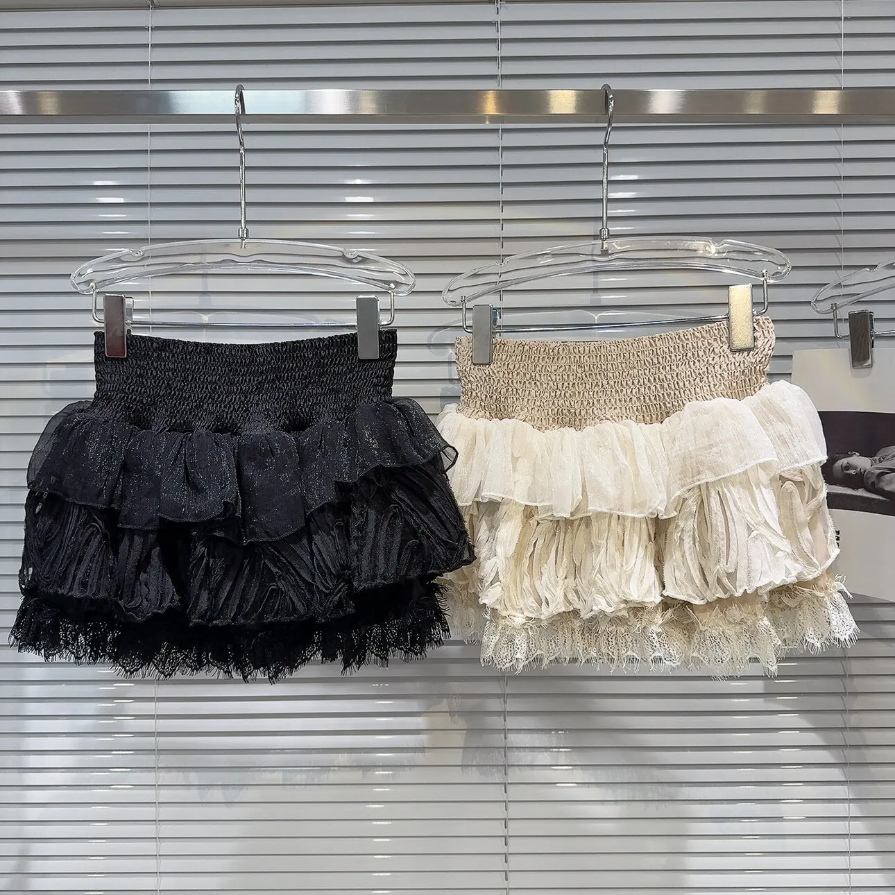 Spring Autumn Fashion Color Blocking Lace Trim Multi-layer Skirt High Waist with Lining A-line Slim Mini Short Skirt for Women