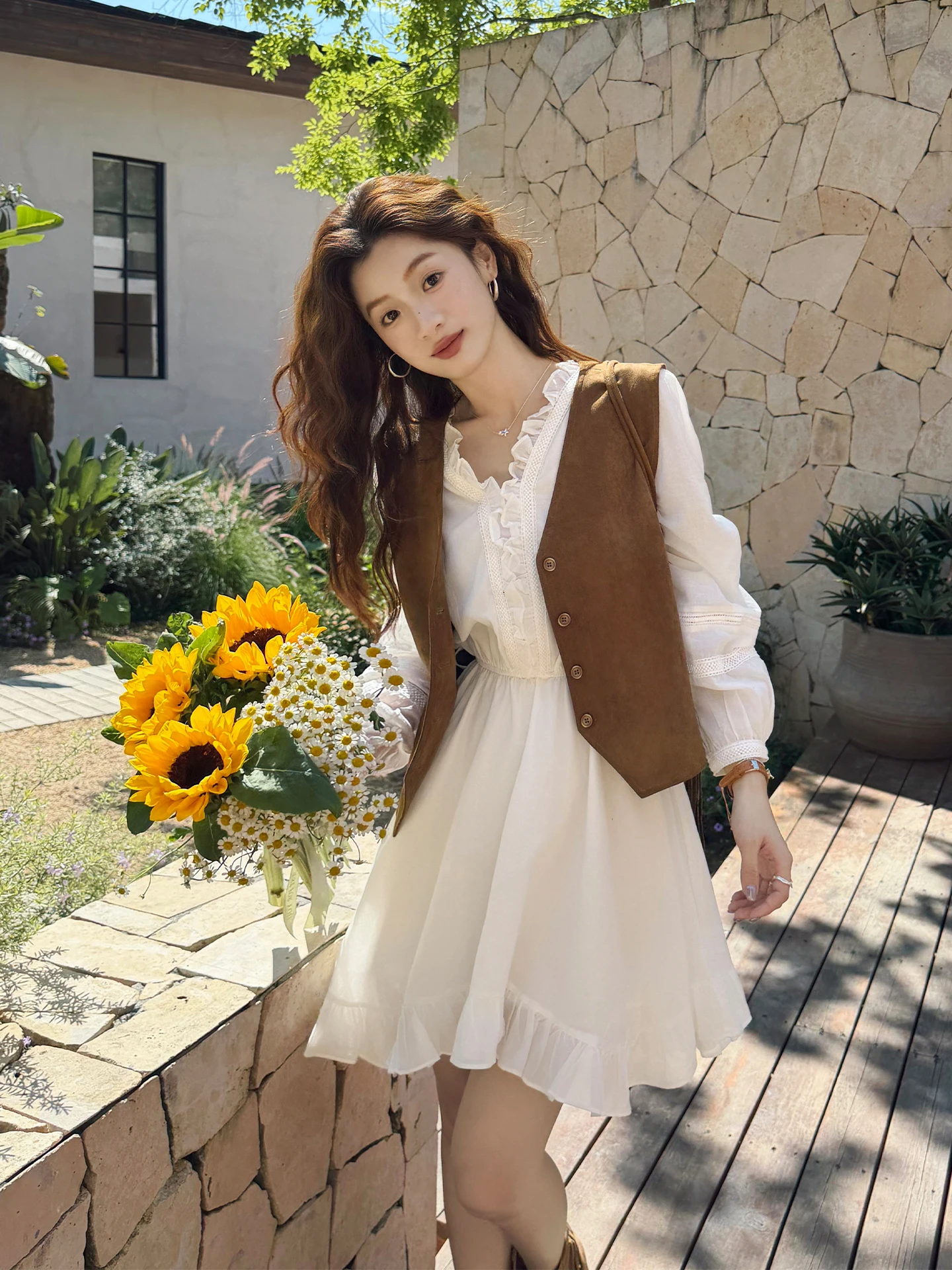 

Caramel Suede Vest 2026 Spring New Style Vintage Versatile V-neck Short Sleeveless Jacket for Girls Students Loose Fit Single...