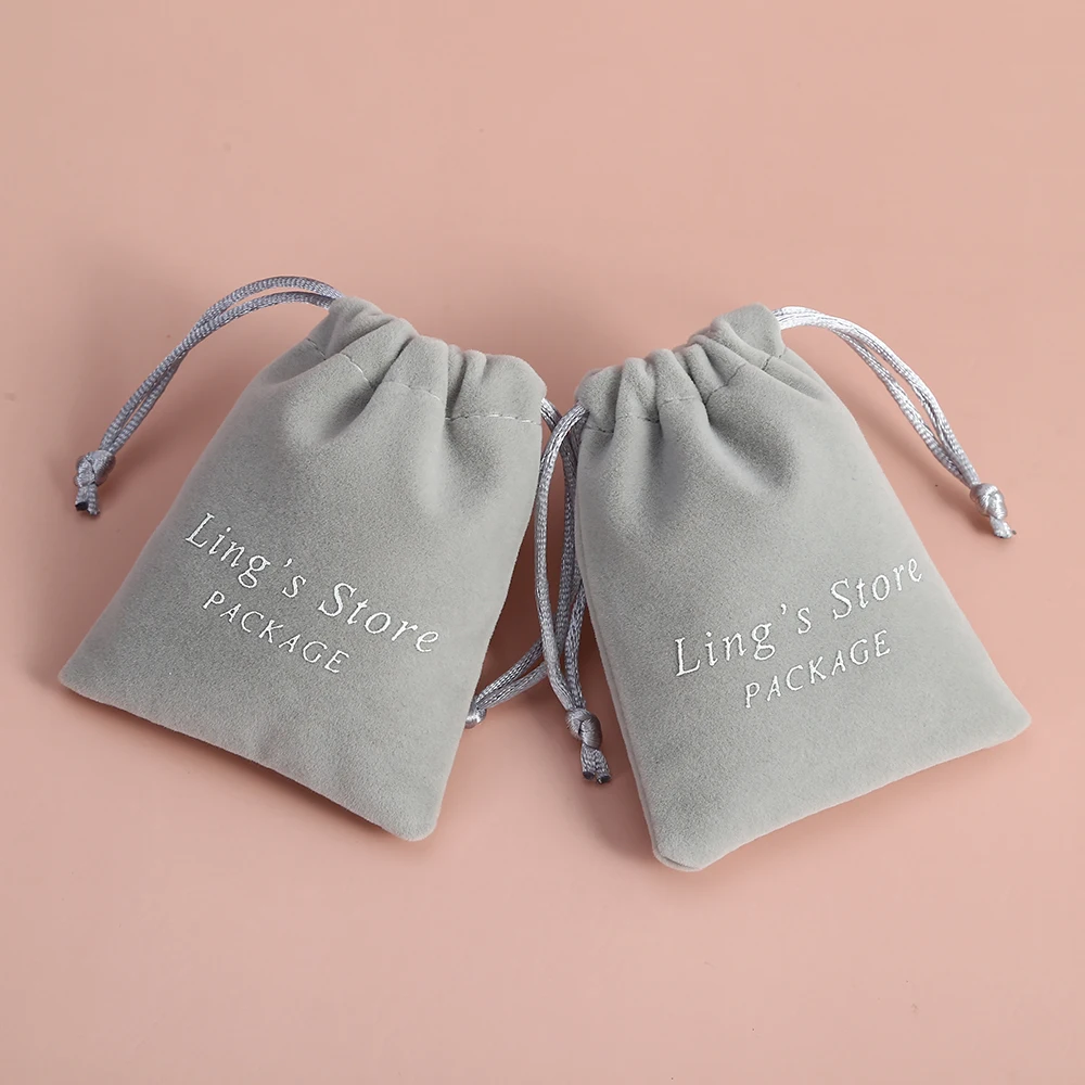 50 Custom Logo Jewelry Packaging Bags Grey Small Velvet Gift Drawstring Pouch for Wedding Cosmetic Lipsticks Earrings Necklace