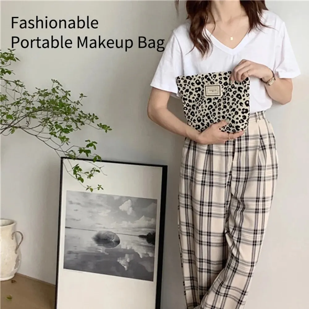 Fashionable Leopard Print Western Style Makeup Bag Portable Canvas Mobile Phone Bag Hand Held Bag Minimalist Storage Bag