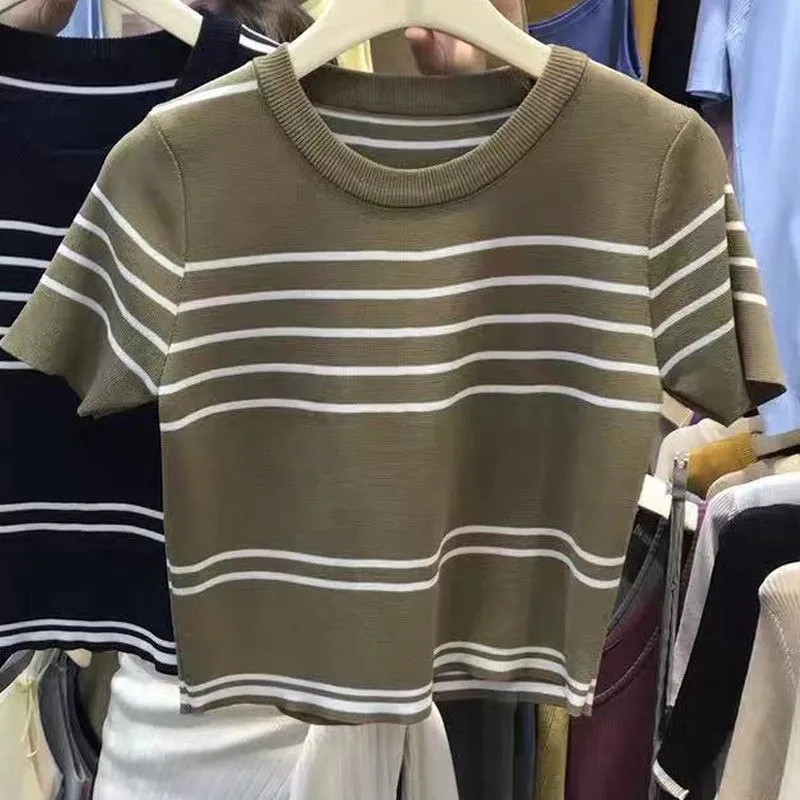 2025년 여름 여성용 얇고 다용도 스트라이프 니트 티셔츠 편안하고 통기성 좋은 캐주얼 스타일 모든 연령대에 적합