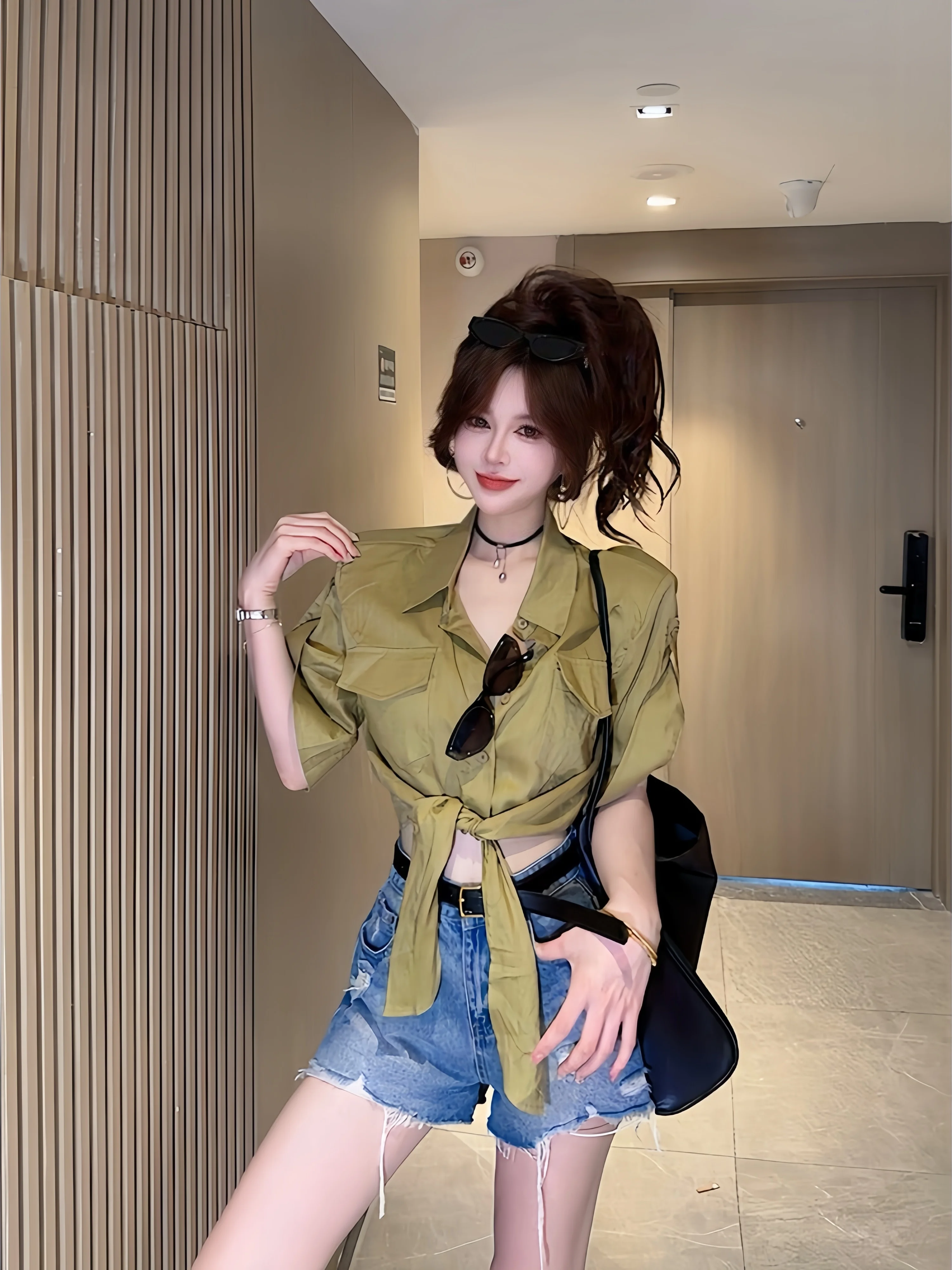 

Korean Style Beautiful Short Sleeve Shirt Women's Waist Cinched Turn-down Collar Summer Design Sensation Spicy Short Design Top