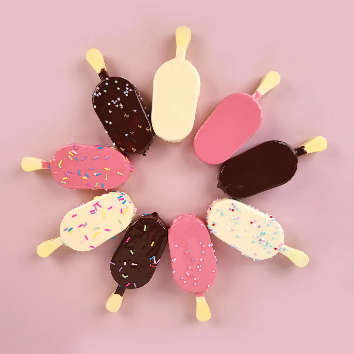 Künstliche Lebensmittel-Dekorationen: Eis am Stiel, Eiscreme, Dessert, Kuchen - Niedliche Süße DIY-Deko für Feiertage, Fotografie-Requisiten und Geschenke – Detail 1