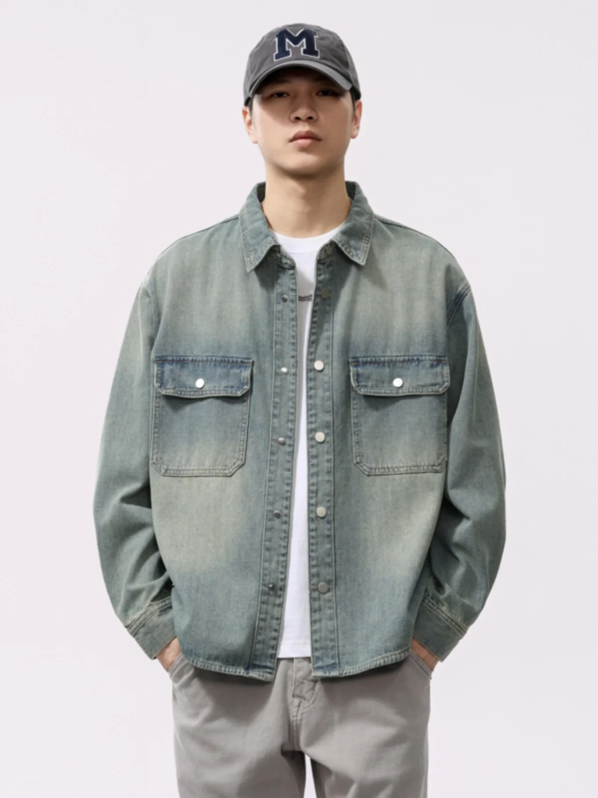 

Ретро-куртка из американского денима для мужчин, свободного кроя, с длинными рукавами, весна 2025, новая модная повседневная модель из смесового хлопка и полиэстера