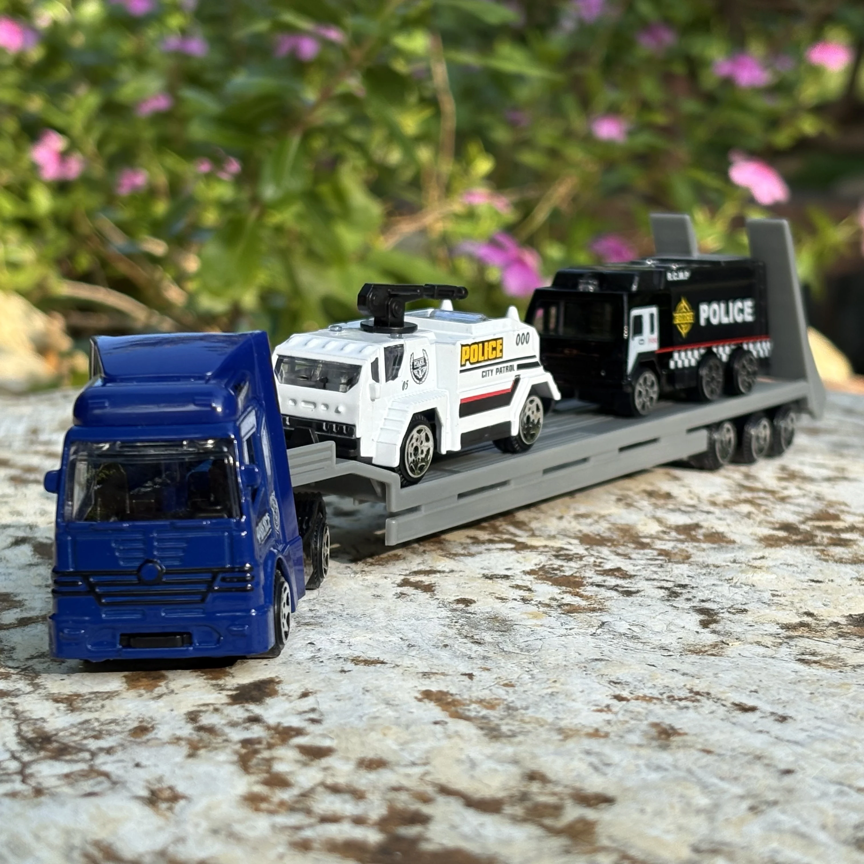 Simulationsspielzeug aus Legierung: Baufahrzeuge, Polizeiautos, Feuerwehrautos für Kinder, Rettungsfahrzeuge für Krankenhäuser, Rückzugsmodelle