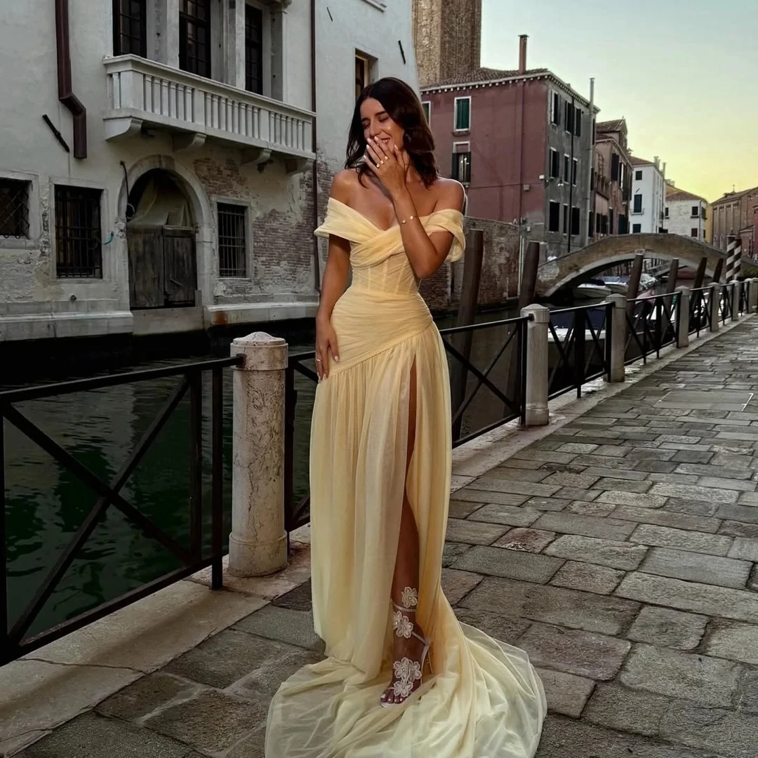 

Yellow Chiffon Slit Long Bespoke Occasion Gown Evening Dresses Pastrol Unisex Jersey Retro Dubai Saudi Arabic Prom Customized