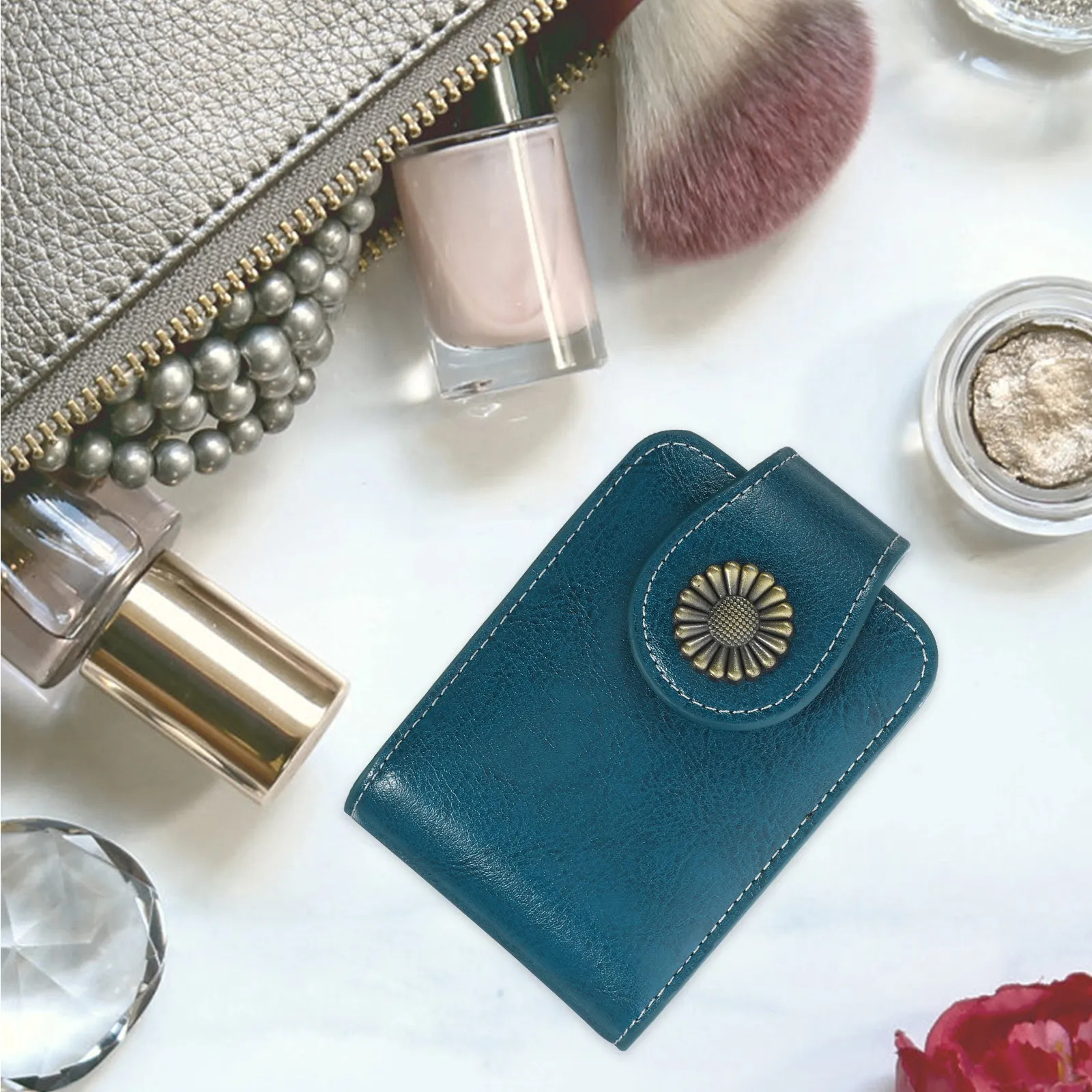1Pcs Lipstick Pounch with Mirror Holds 3 Lipsticks Small Carrying Case Elegant Portable Vanity Gift