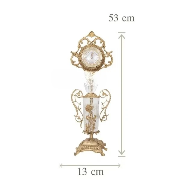 تتميز مجموعة الساعات النحاسية والزجاجية العتيقة بتصميم عتيق رائع مع تفاصيل زهور لديكور منزلي فاخر أنيق