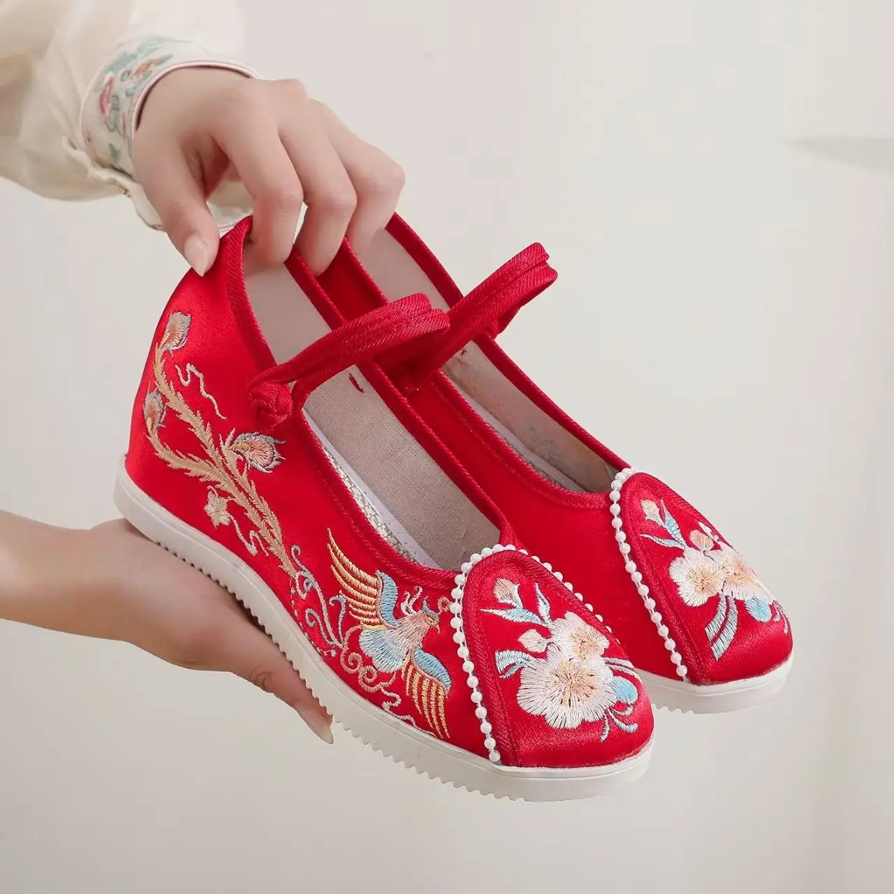 2024 Women's Chinese Traditional Platform Wedges Embroidered Shoes Soft Sole Non Slip Round Toe Shallow Buckle Strap Hanfu Shoes