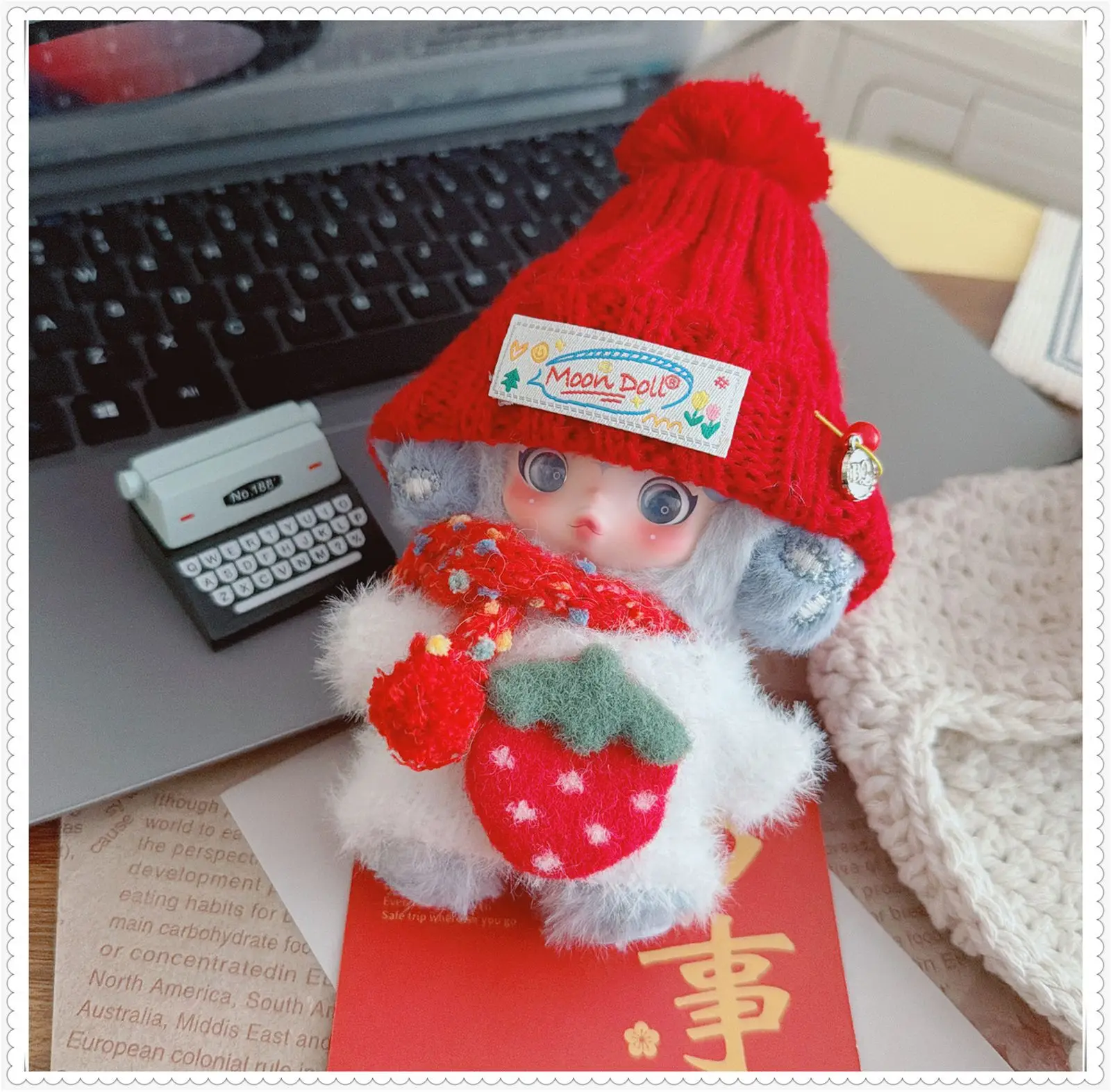 Pull en peluche doux à motif de fraise de dessin animé, adapté aux poupées idoles de 10 cm, accessoires vestimentaires, ensemble rouge, décoration du Nouvel An, collection de fans, cadeaux