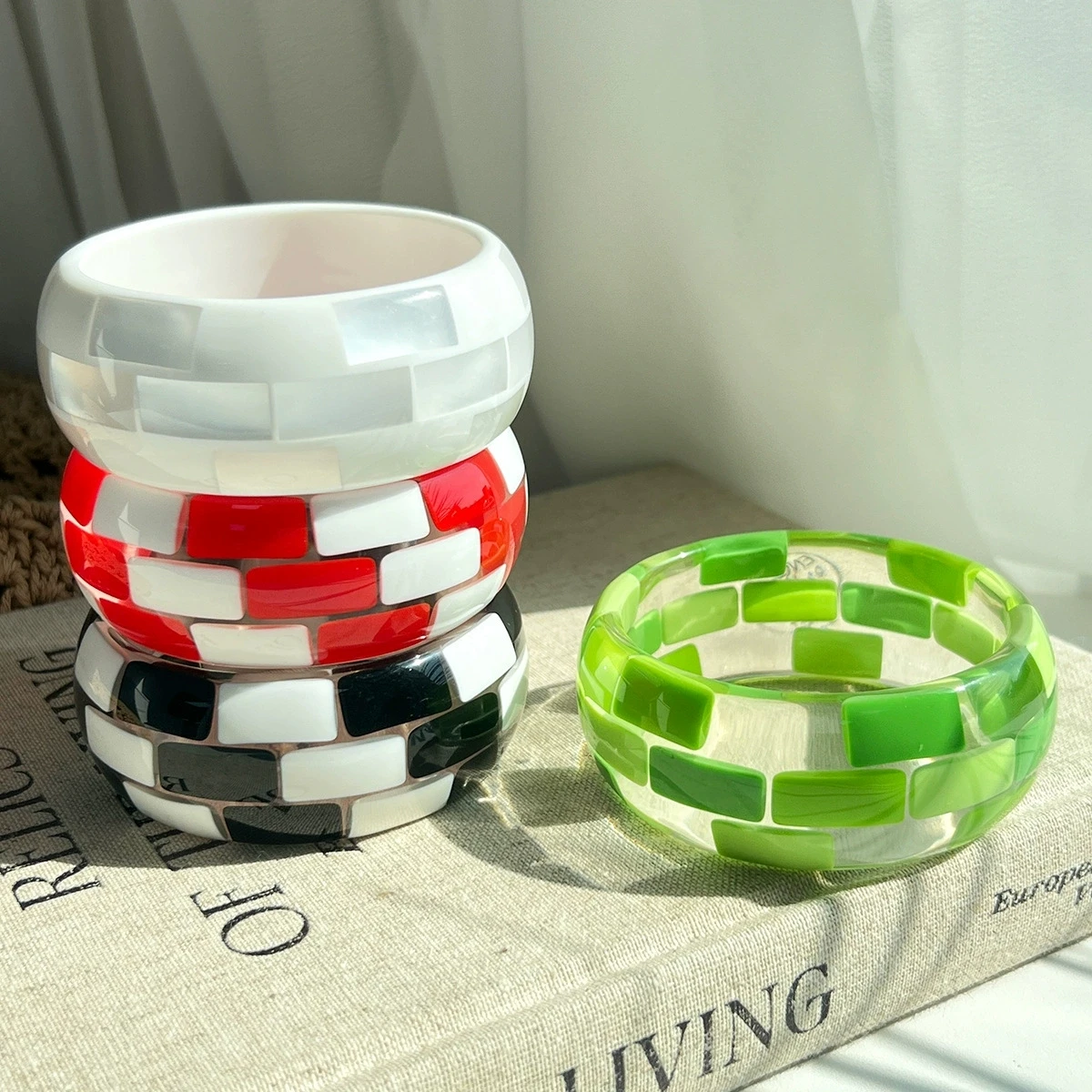 HUANZHI Trendy Red Green Black White Checkerboard Pattern Wide Chunky Bracelet Personalized Geometry Bangle Jewelry