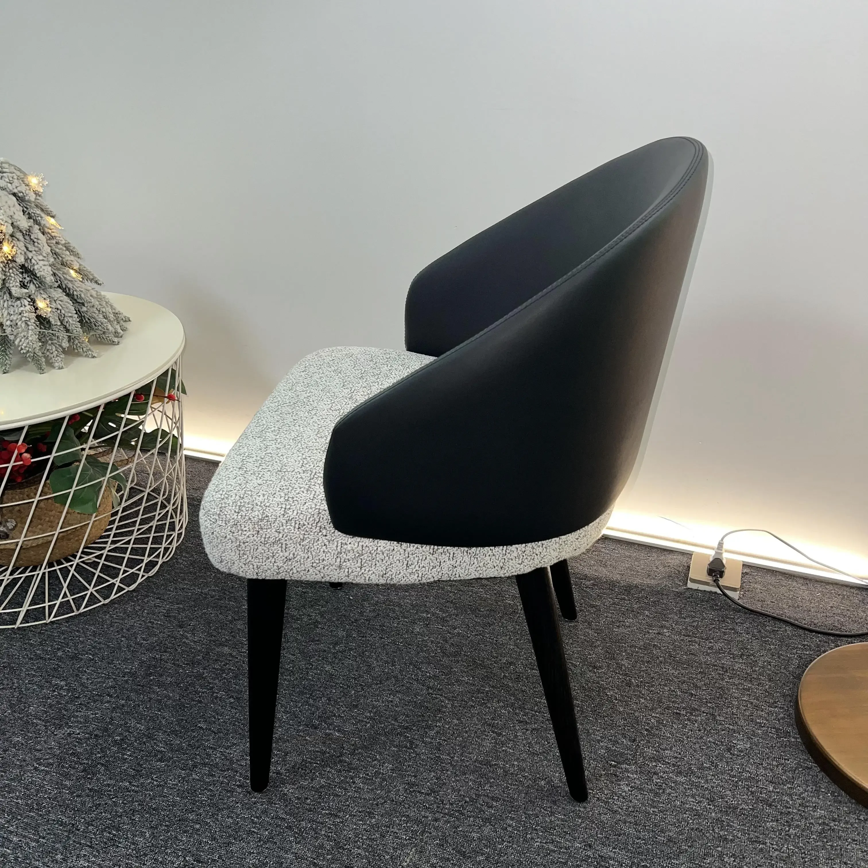 

For Modern Design Dining Chair with Oaken Legs High-Density Sponge Cushion Linen Cotton Fabric Leather for Kitchen Cafe Use