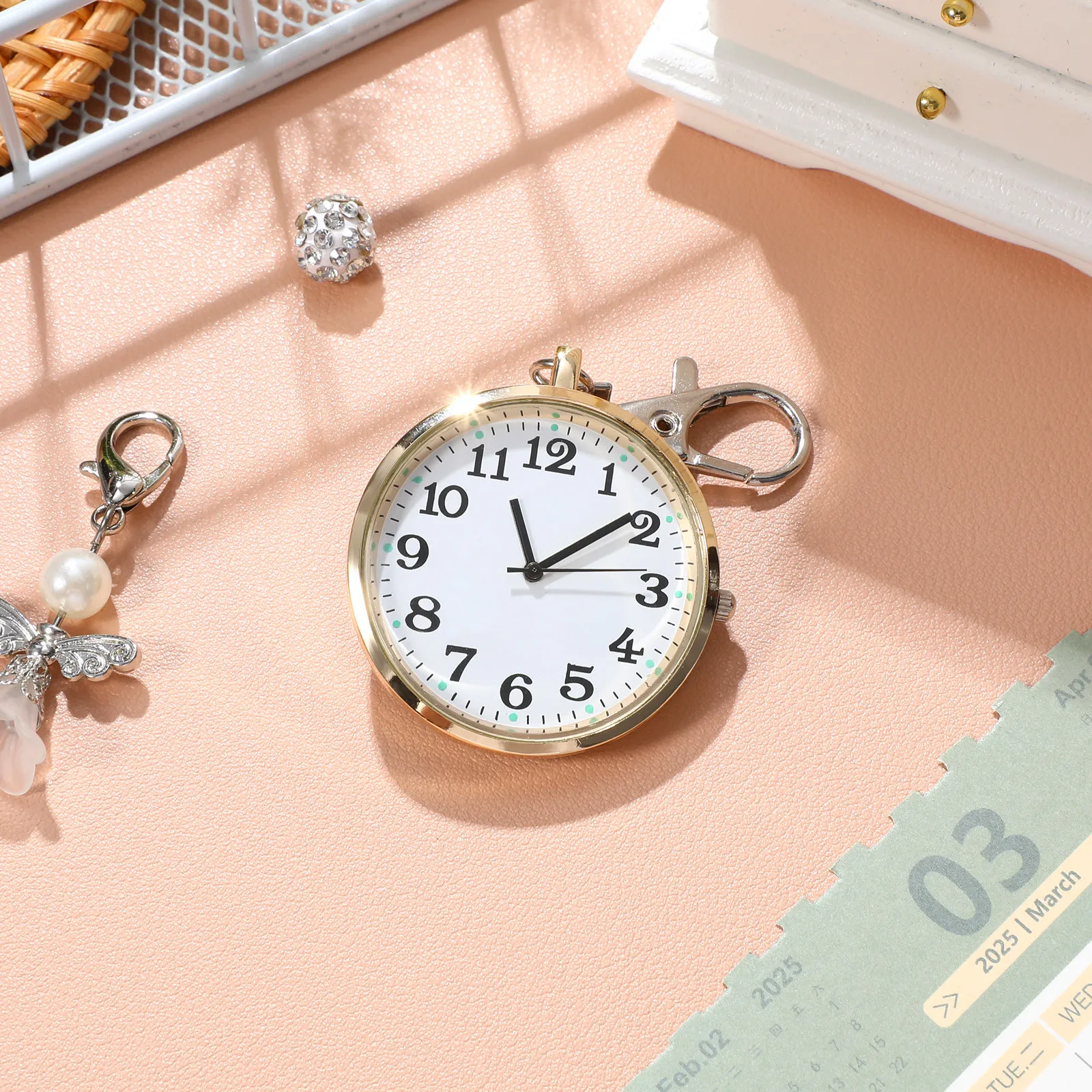 

1Pcs Vintage Quartz Pocket Watch Keychain Alloy Nurse Watch Pendant Clip Retro Key Accessory for Doctors Nurses