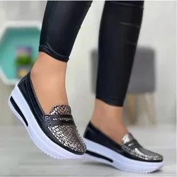 Plus Size 43 Casual Flat Shoes Women's Loafers Platform Lightweight Sneakers Slip On Vulcanized Shoes Low Top Wedge Women Shoes