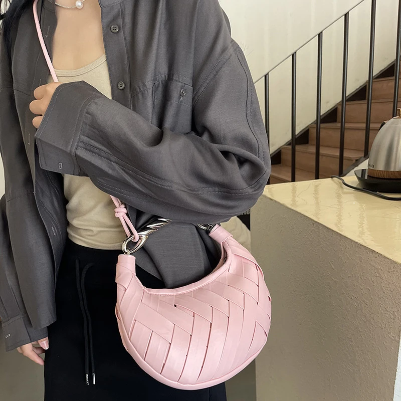 Hollow Out Bucket Underarm Bag Brand Luxury Designer Fashion New Women\'s Half-moon Tote Bag Hand-woven Solid Color Crossbody Bag