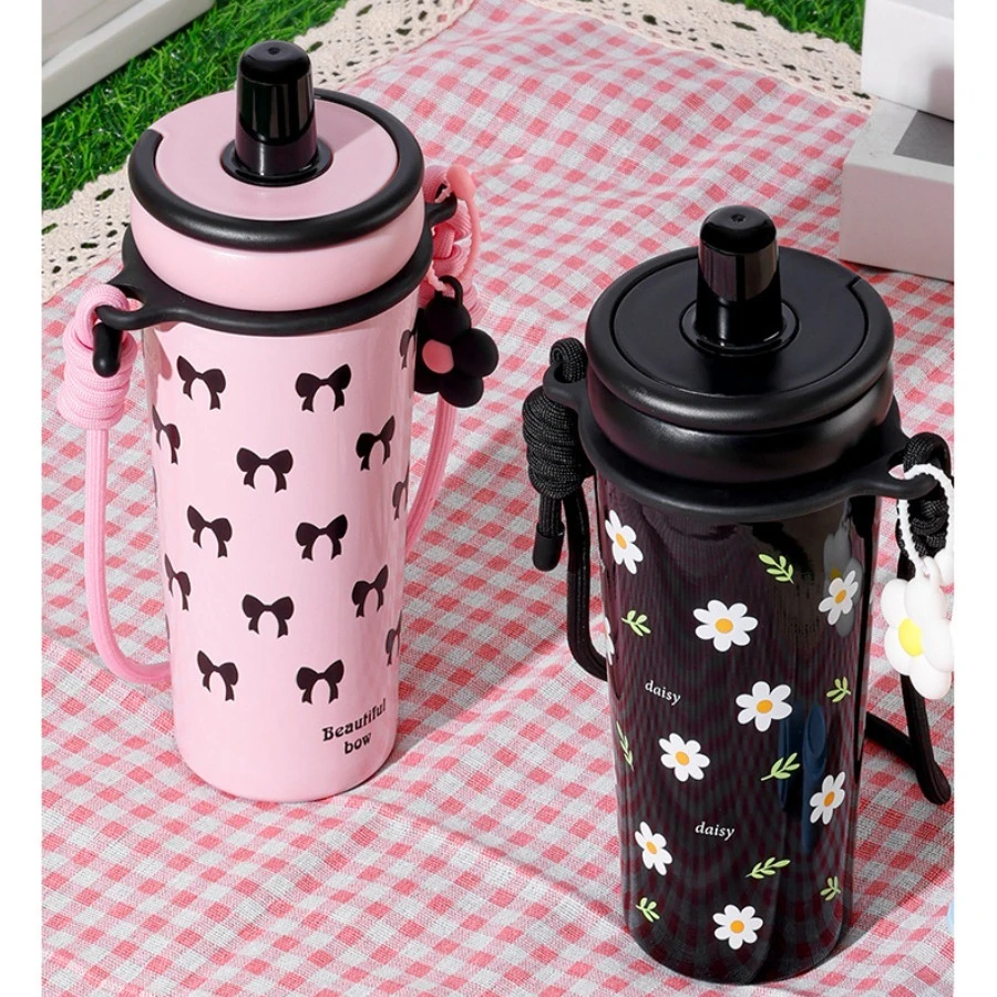 

Высококачественная, стильная, новая изолированная бутылка для воды из нержавеющей стали для женщин, с большой емкостью и соломинкой.