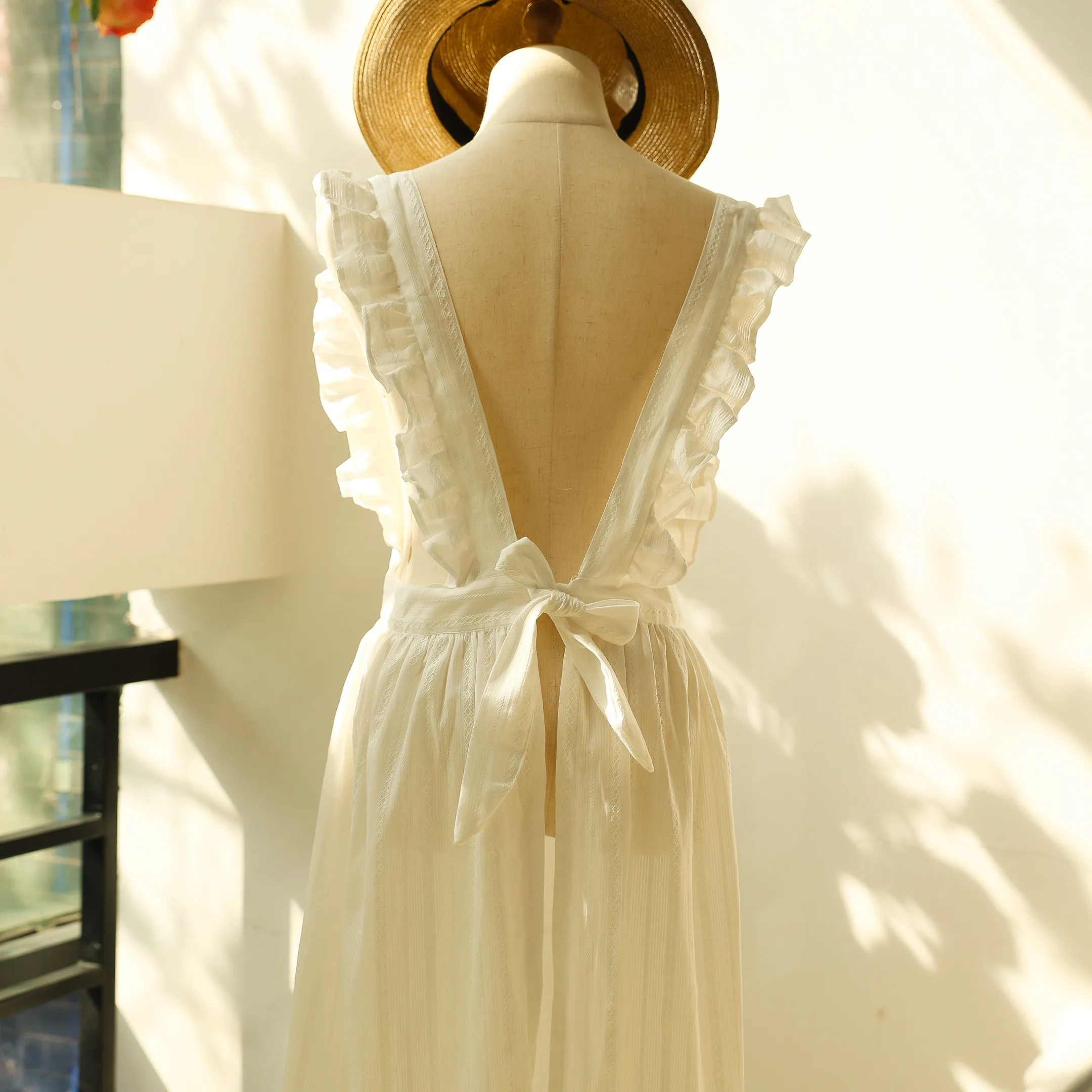 Lily of The Valley Embroidered Pinafore Apron Dress, Ruffle Sleeveless Back‑tie Long Apron for Housework Photo Prop Home Decor