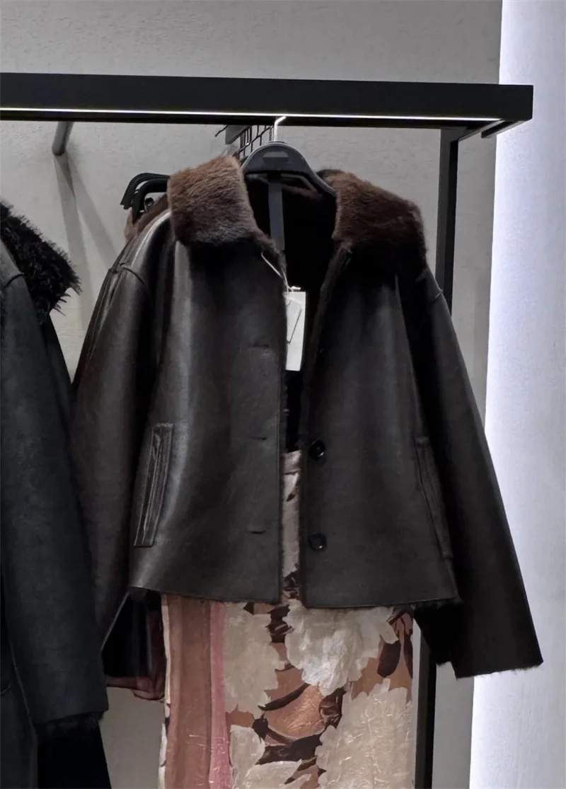 Damska kurtka z polarową podszewką, ze sztucznej skóry, dwustronna, mieszanka materiałów, gruba, zimowa, do biura, jednorzędowa, z klapami.