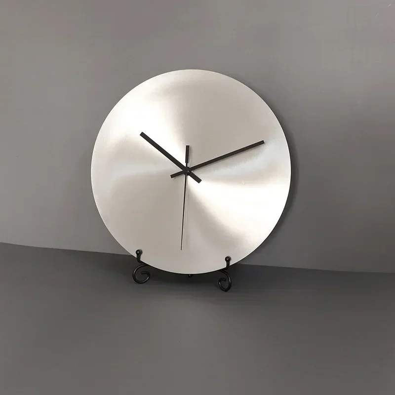 Simple High-grade Metal Wall Clock Silver Living Room Decoration No Digital Clock Round Scandinavian Industrial Style Wall Clock