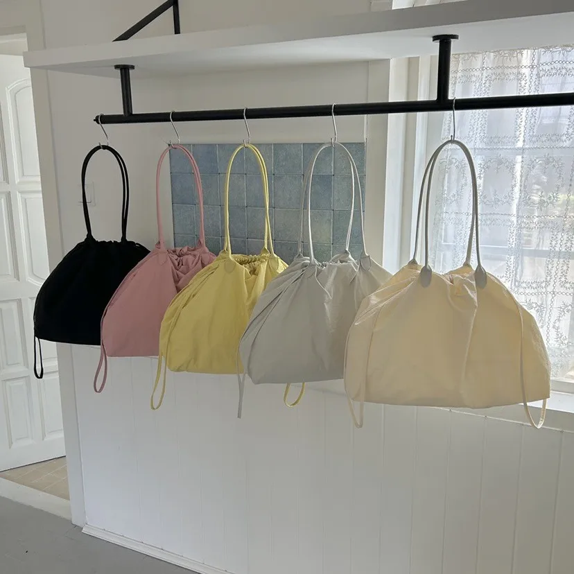 

Casual Overlarge Drawsting Women Shoulder Bags Designer Nylon Lady Handbags Big Capacity Shopper Purses 2025