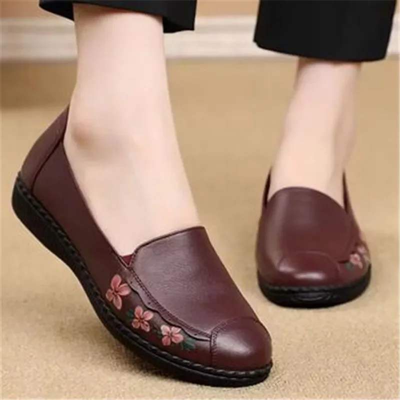 Vintage Genuine Leather Shoes Women Floral Print Ballet Flats Black Ladies Retro Loafers Elderly Flat Shoes Soft Wide Moccasins