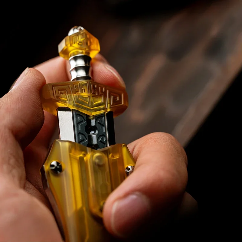 Wanwu edc tai'a espada de metal mecânica ponta do dedo empurrar cartão estilo antigo descompressão brinquedo de jogo na moda