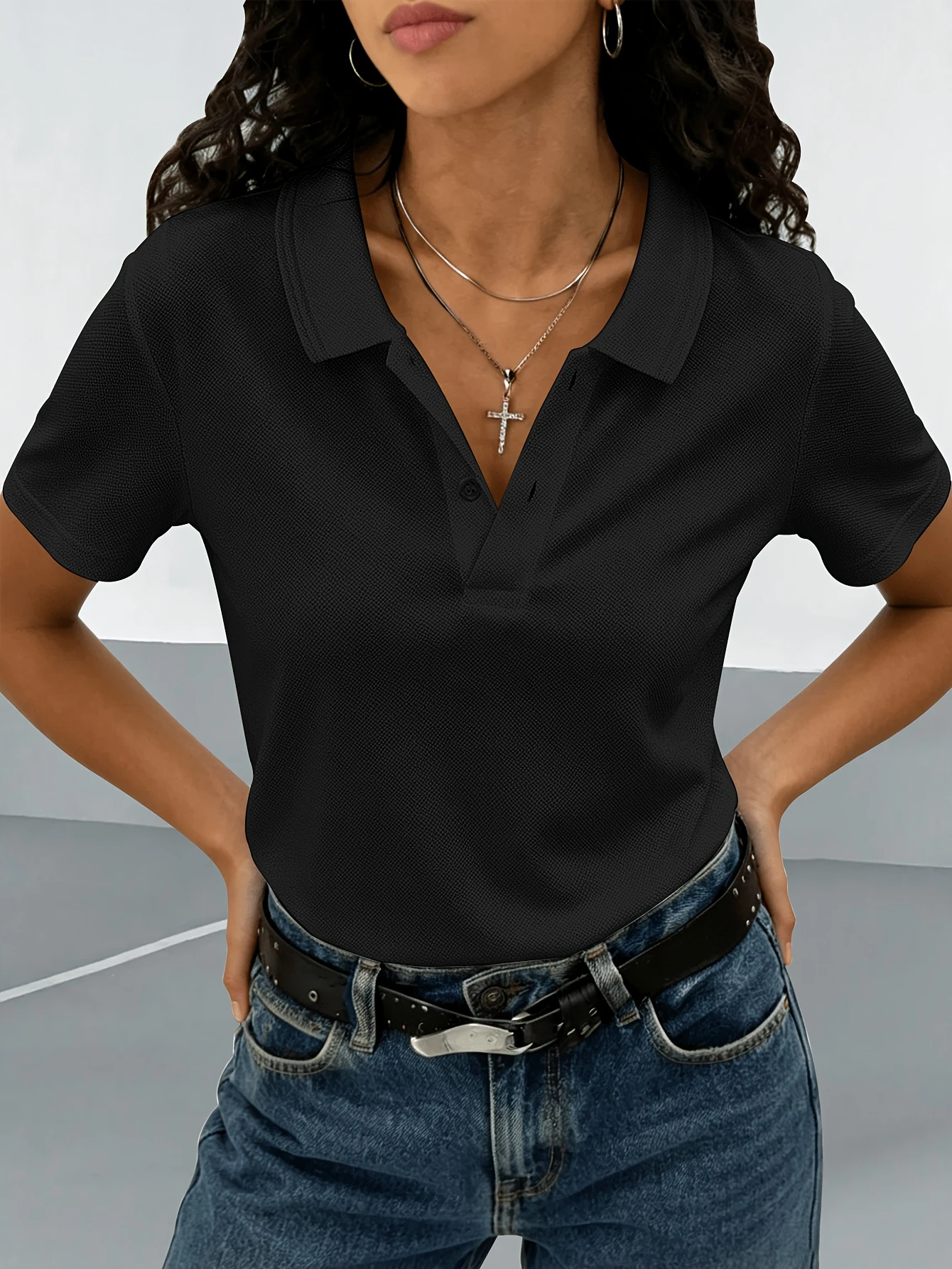 Women's Breathable Piqué Mesh Polo Shirt - Moisture-Wicking Short-Sleeve Suitable for Commuting, V-Neck Button-Front Collar