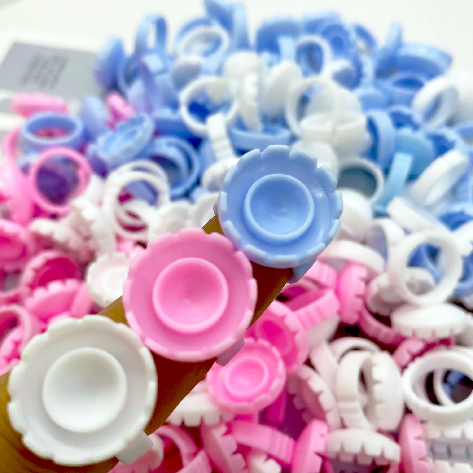 100 sztuk hurtownie jednorazowe klej do rzęs wentylator kubek pierścienie uchwyt pojemnik Pigment do tatuażu narzędzia do przedłużania rzęs rzęsy dostaw