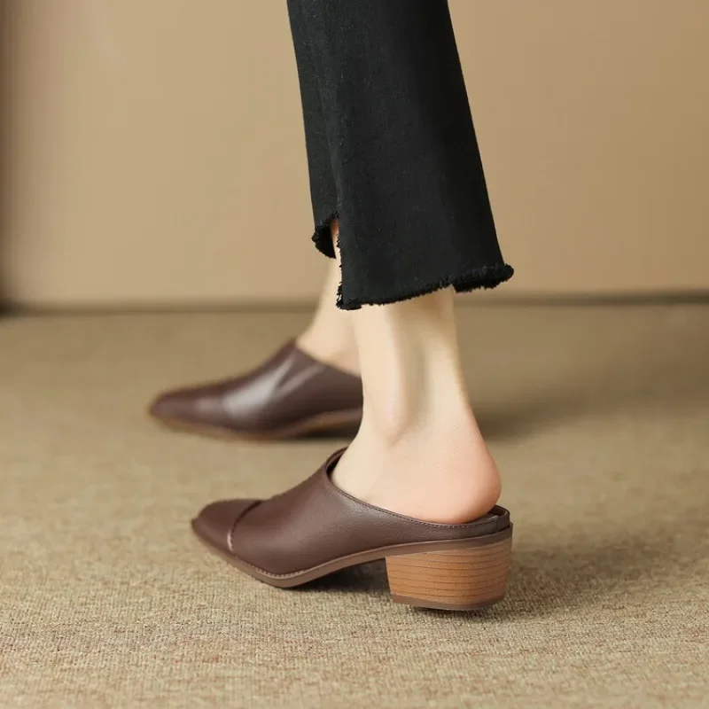 Baotou Half Tuo Women Spring/Summer 2024 New Outwear with Thick Heels, Cool Slippers, Pointed Sloth, Fashionable and Versatile