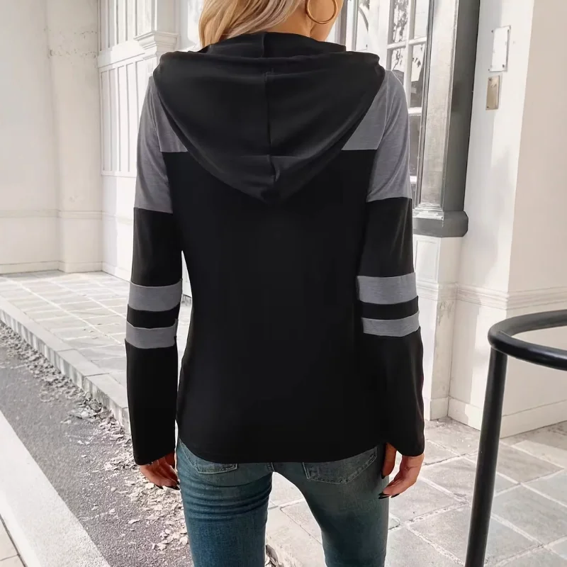 เสื้อฮู้ดสไตล์ลำลองแบบใหม่สำหรับผู้หญิง ฤดูใบไม้ผลิและฤดูใบไม้ร่วง สไตล์ยุโรปและอเมริกา แฟชั่นสีสันตัดต่อแบบแพทช์เวิร์ค