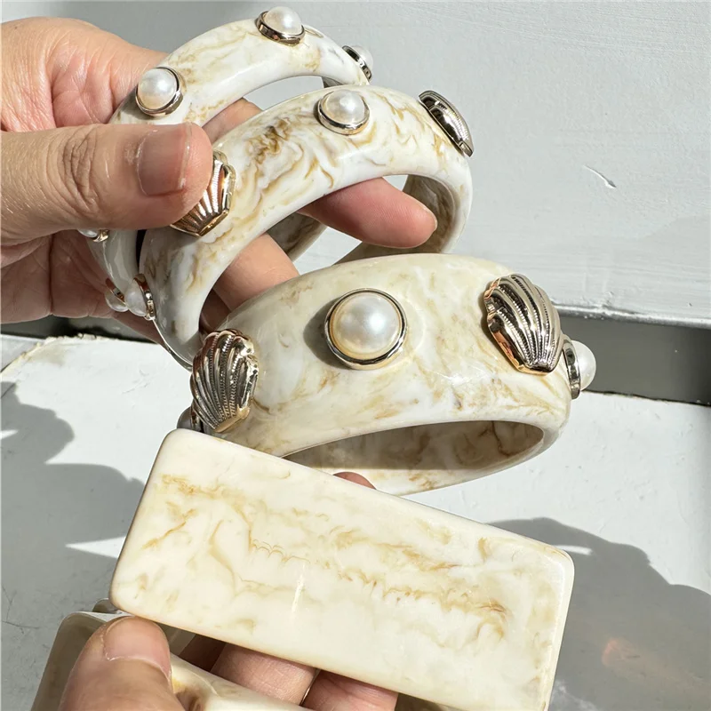 HUANZHI New Vintage Beige Tie Dye Geometric Resin Bracelet Pearl Shell Wide Thick Charming Jewelry For Party Daily Wear