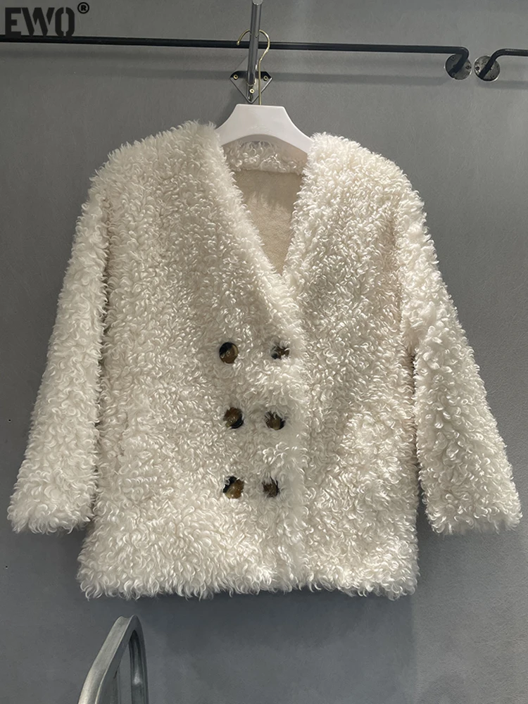 [EWQ] Thick Warm Women Coat With Double Breasted Design Fur Coat V-Neck Jacket Lambswool Overcoats 2024 Winter Lamb Fur Outwear