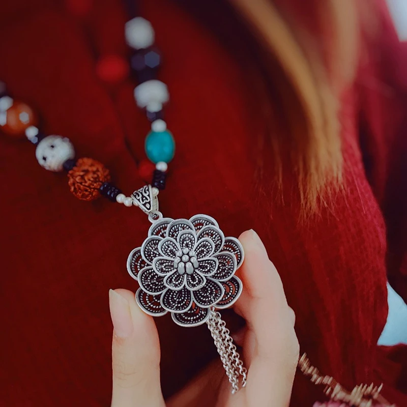 Ethnic Vajra Bodhi Spins Flowers Pendant Men's and Women's Necklace Amulet Sweater Chain Luck Is Turning for The Better Jewelry