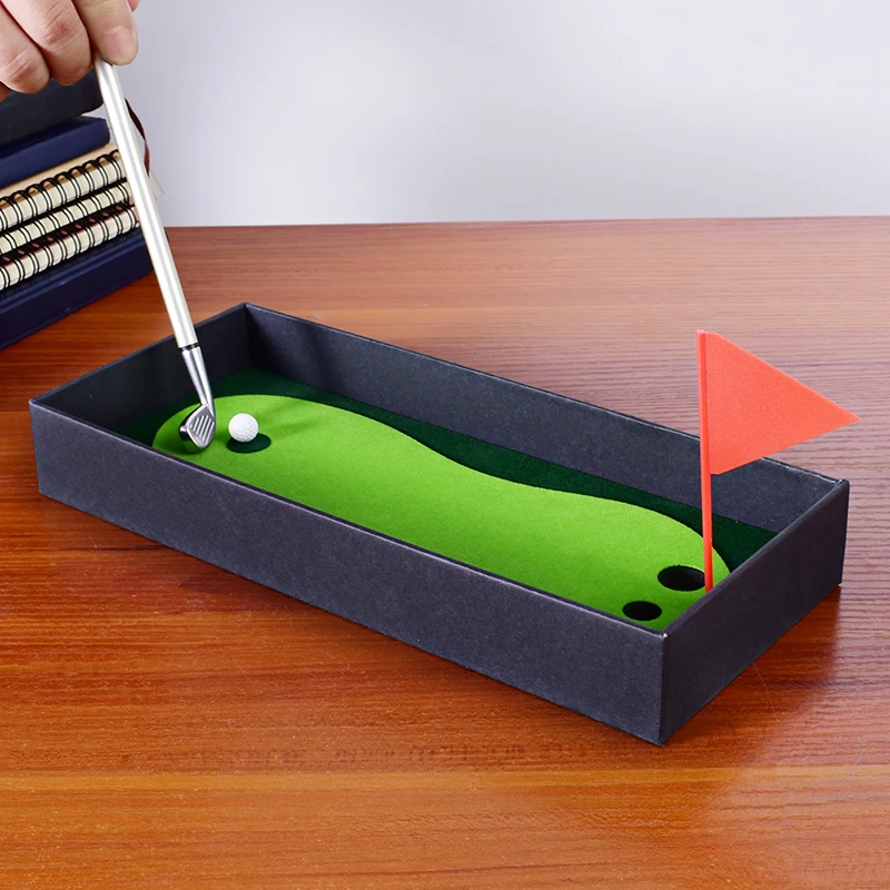 1 Set Golf Pen Set Desktop Goft Gift Mini Green Driving Range with Metal Golf Club Pens Balls and Flag