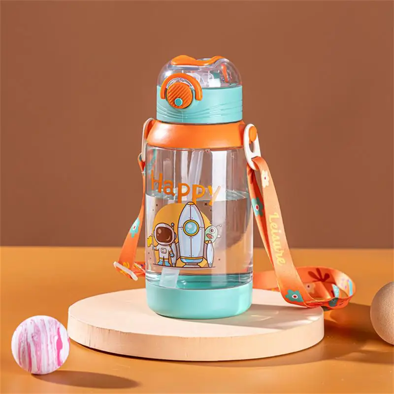 

700ml Kids Water Cup Creative Cartoon Baby Feeding Cups with Straws Leakproof Water Bottles Outdoor Portable Children Cups