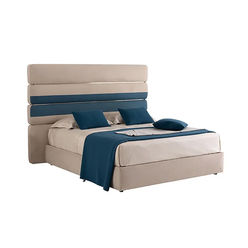 

Light luxury master bedroom double bed