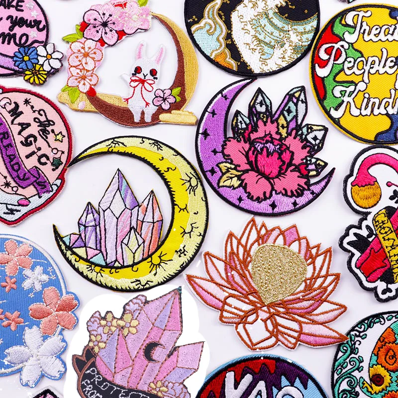 Crystal Flower Embroidered Patches On Clothes Cartoon Applique Badges Clothing Thermoadhesive Patches for Clothing Stickers