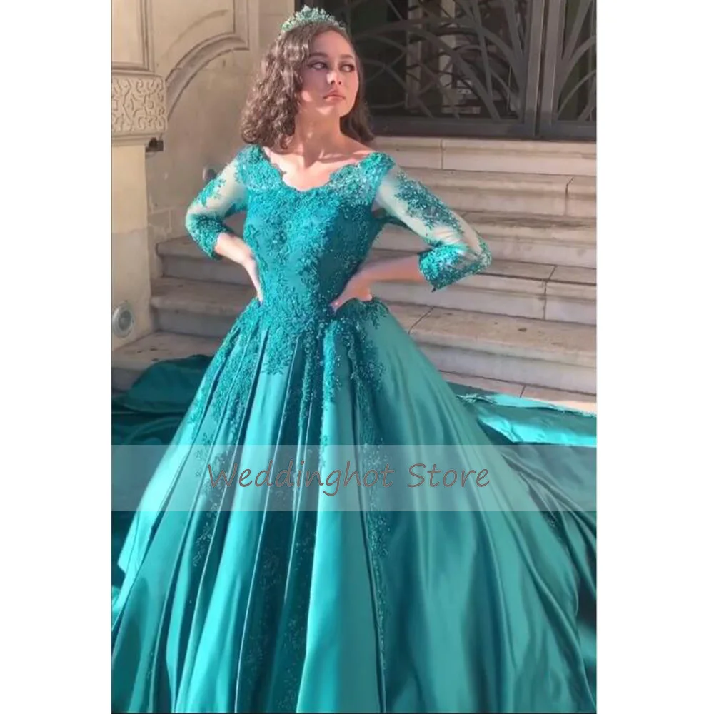 Robe de luxe Quinceanera en Satin vert émeraude, robe de bal, Illusion de col en V, manches 2022 appliquées, robe de cour traine, 3/4