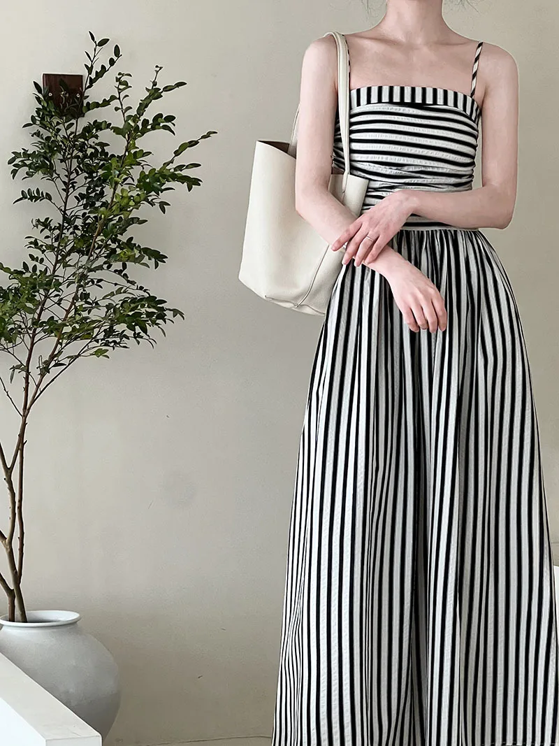 French striped tube top suspender dress for women, high-end off-shoulder pleated waist A-line long skirt for summer